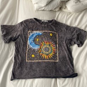 Sun and moon t-shirt *never been worn and in amazing condition*